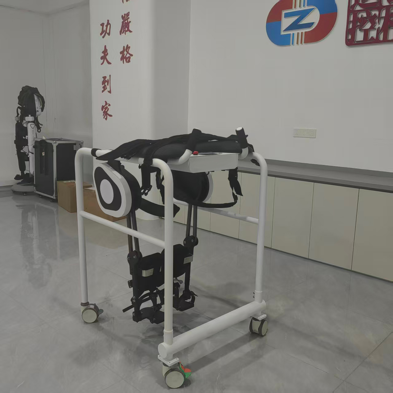 下肢外骨骼机器人